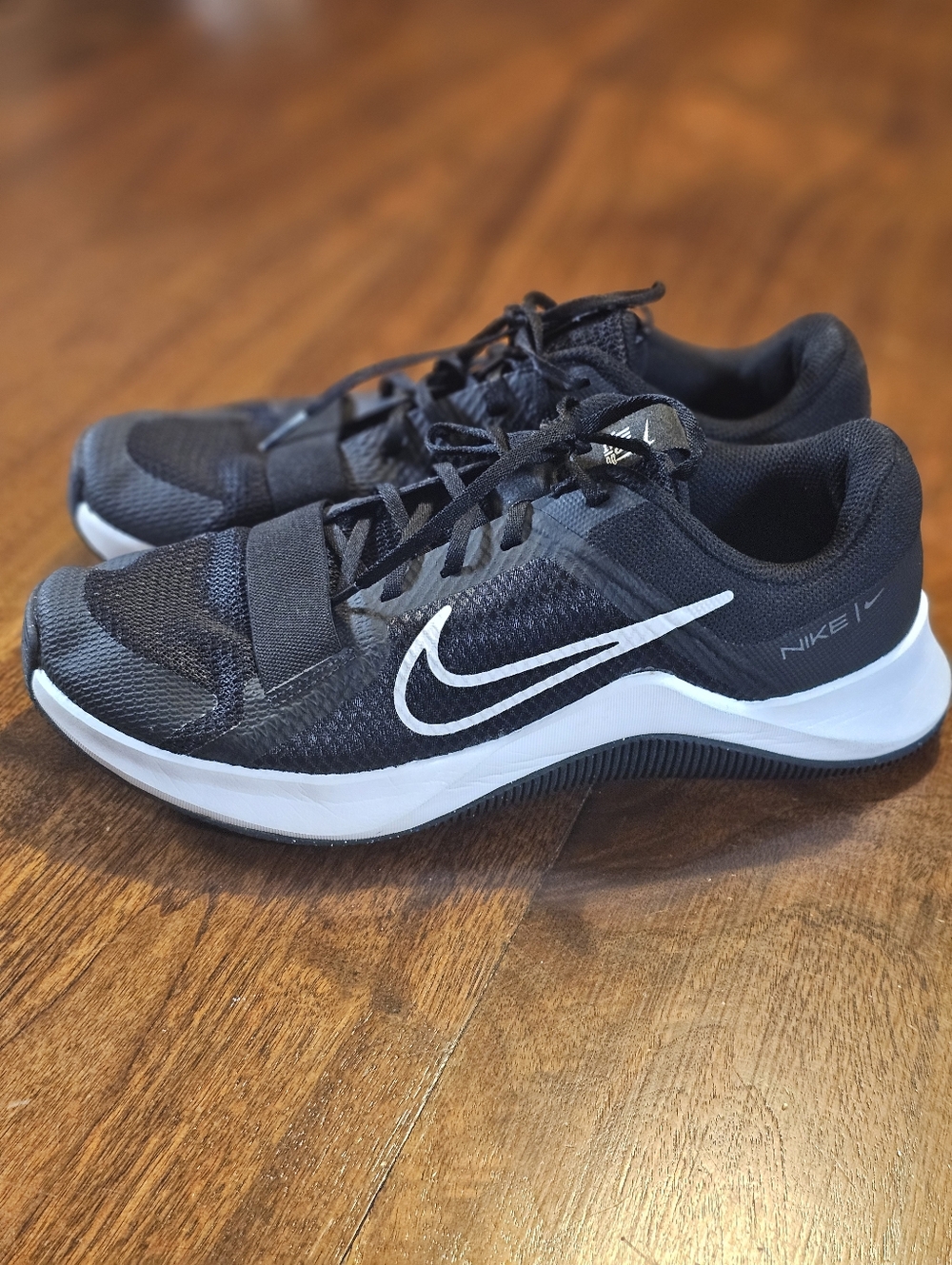 Womens Nike MC Trainer 2 Shoes Black And White Size 10